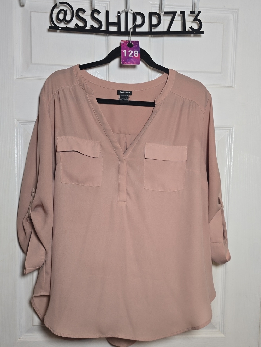 128 torrid 1 1X Dusty Blush V-Neck Roll-Tab Tunic
